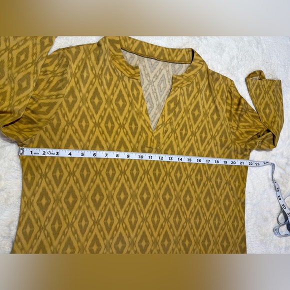 Mountain Mamas size L/XL geometric mustard colored geometric - Picture 4 of 5